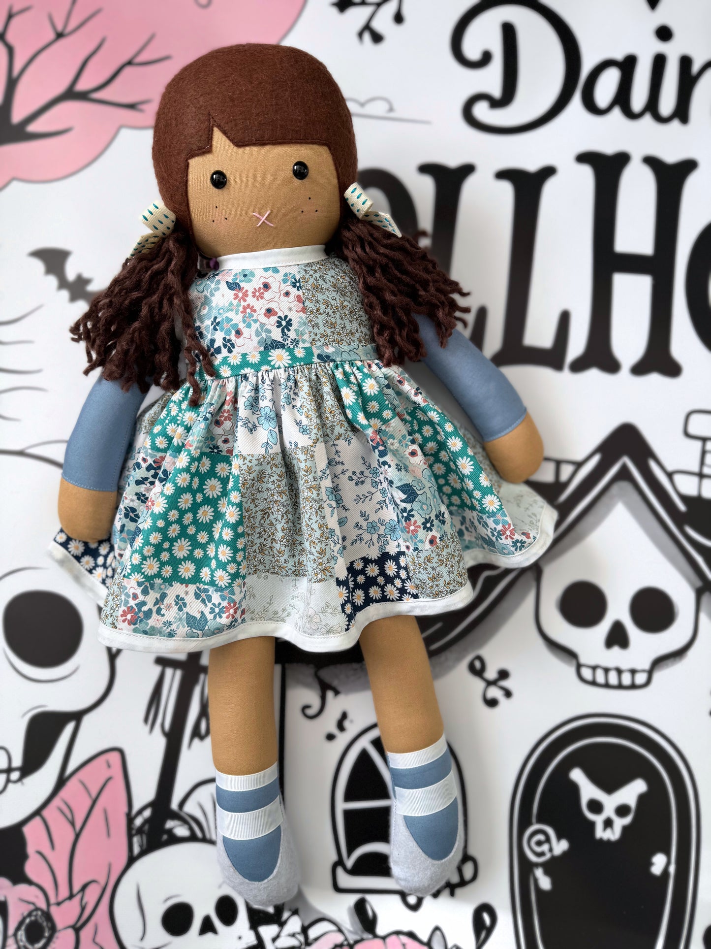 Lucy Classic Doll